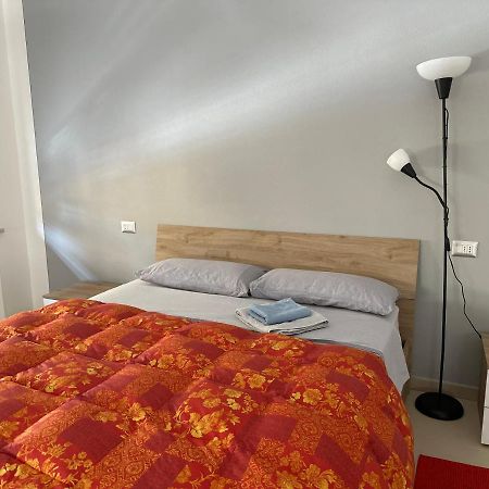 Appartement Grande Stanza Matrimoniale In Palazzo Signorile à Mirandola Extérieur photo