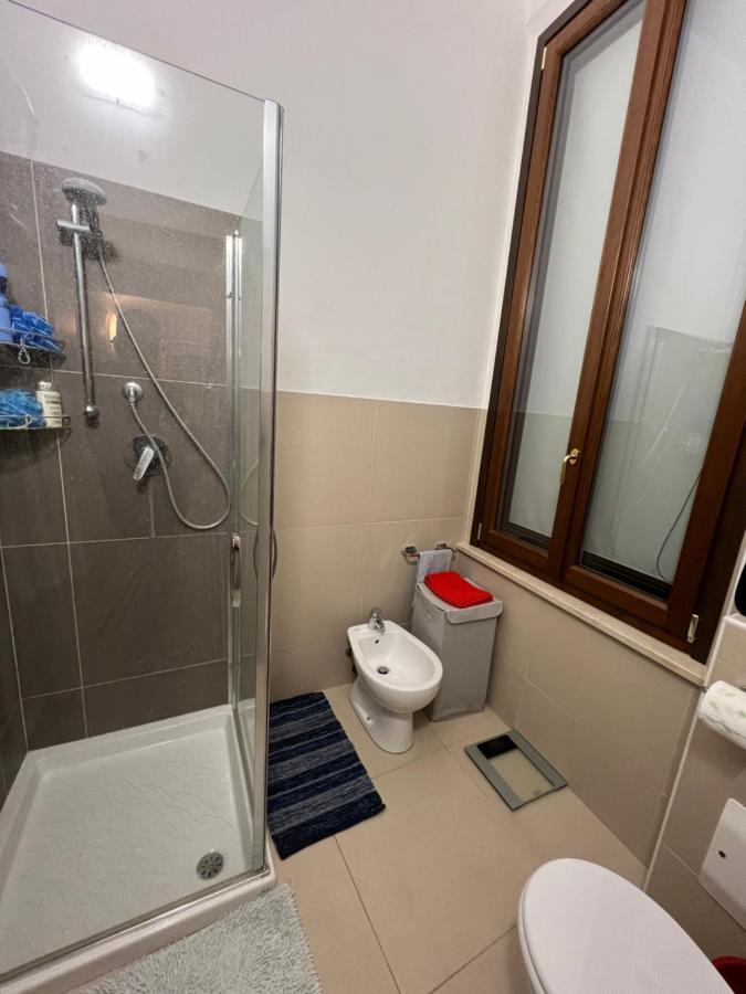 Appartement Grande Stanza Matrimoniale In Palazzo Signorile à Mirandola Extérieur photo