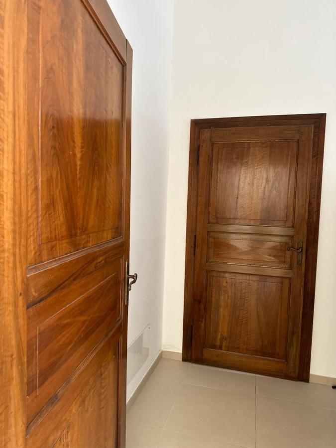 Appartement Grande Stanza Matrimoniale In Palazzo Signorile à Mirandola Extérieur photo