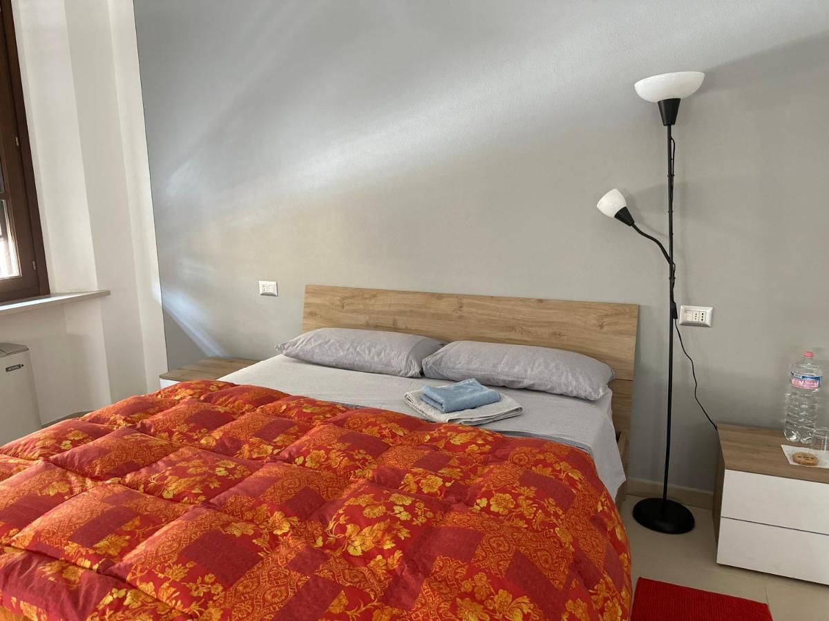 Appartement Grande Stanza Matrimoniale In Palazzo Signorile à Mirandola Extérieur photo